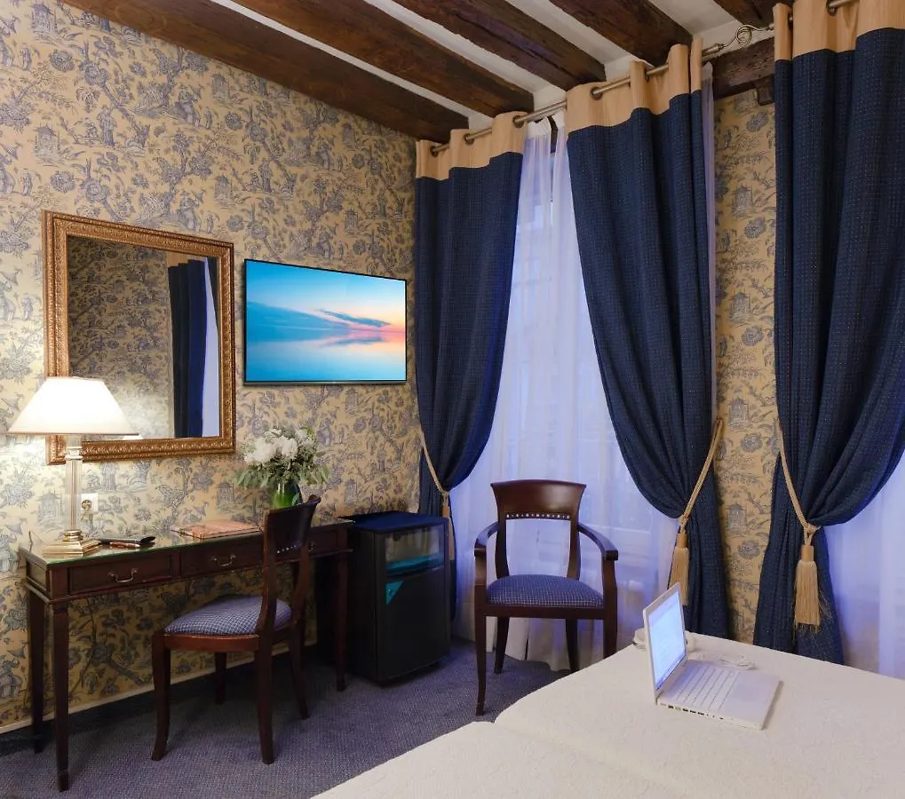Hotel Beaubourg Paryż