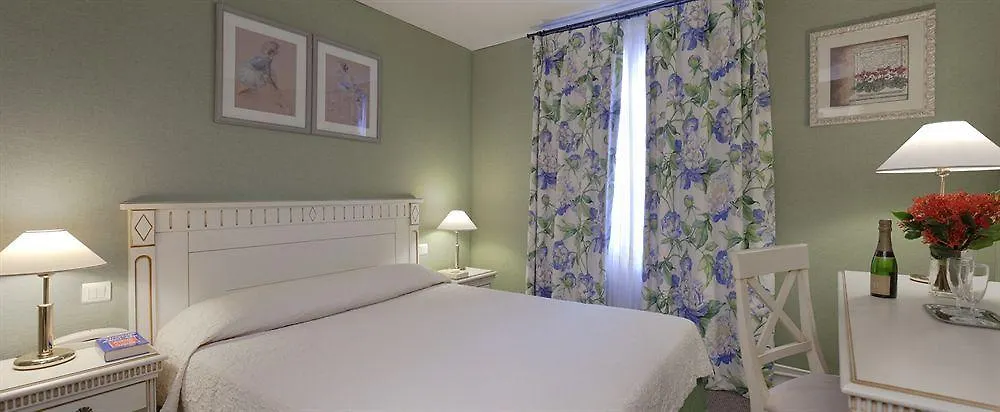 Hotel Beaubourg 3*