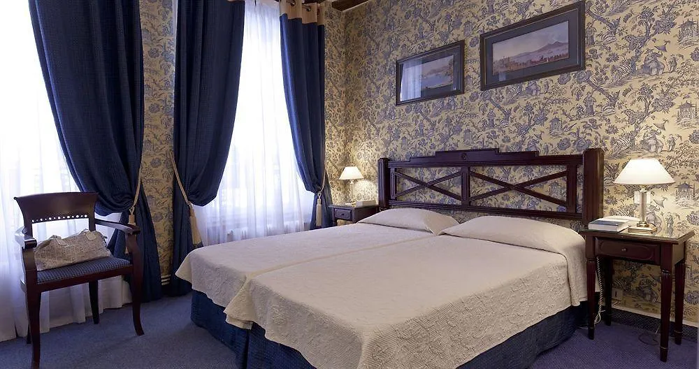 Beaubourg Otel