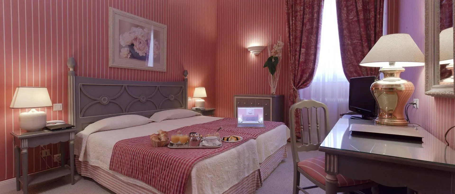 Hotel Beaubourg Paris