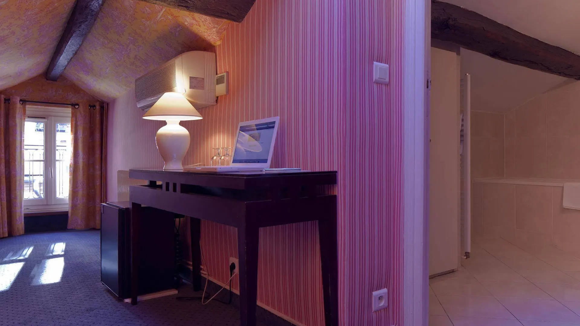 Hotel Beaubourg 3*